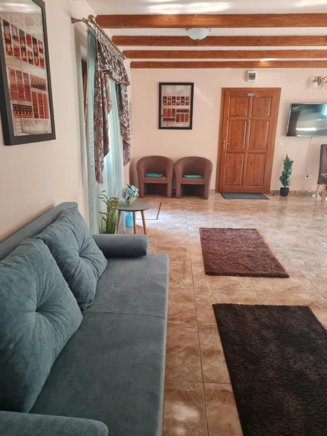 Toroes Panzio Bed & Breakfast Szabolcs Ngoại thất bức ảnh