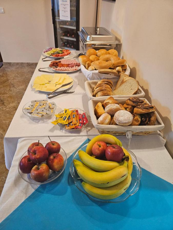 Toroes Panzio Bed & Breakfast Szabolcs Ngoại thất bức ảnh